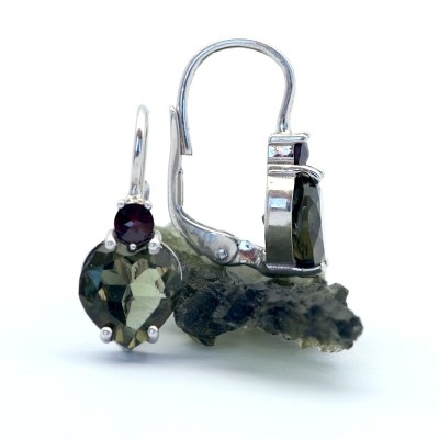 Stříbrné náušnice s pravým vltavínem a tradičním českým granátem/ Stříbro 925.