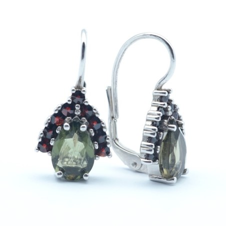 Stříbrné náušnice s broušeným vltavínem a tradičními českými granáty - slza  6x8mm