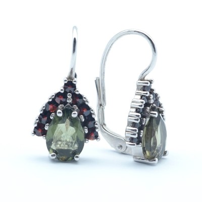 Stříbrné náušnice 925 s pravým  vltavínem slza a tradičními českými granáty / Krásný dárek s příběhem.