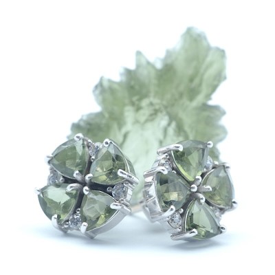 Stříbrné náušnice s pravým vltavínem a kubickým zirkonem / Puzetové zapínání.