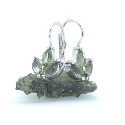 Stříbrné náušnice s pravými broušenými vltavíny , květ  / Krásný český šperk.