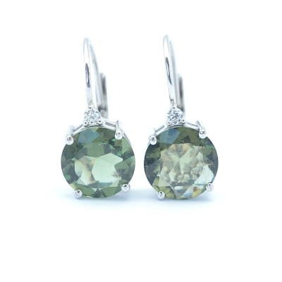 Stříbrné náušnice s pravým vltavínem a kubickými zirkony / Kulatý brus.