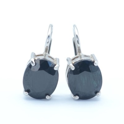 Stříbrné náušnice s přírodním černým safírem / Tajemné safírové náušnice ve stříbře 925.
