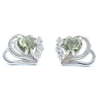 Stříbrné náušnice s pravým vltavínem 4 mm srdce a čirými zirkony / Stříbro 925.