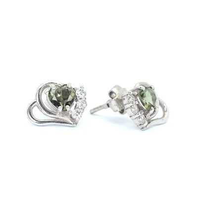 Stříbrné náušnice s pravým vltavínem 4 mm srdce a čirými zirkony / Stříbro 925.