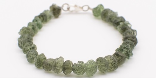 Přírodní vltavín - český drahokam, jak vznikl, kde se těží, jak je vzácný, jak poznáme  pravý vltavín